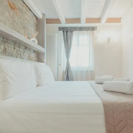Aphrodite Luxury With Jacuzzi Apartmán Terst